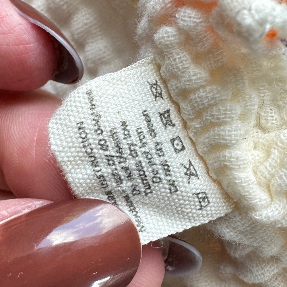 Muslin Ruffle Bib with Oranges - Picture 7 of 8